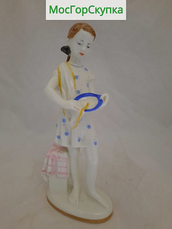 Статуэтка Юная помощница Высота 19 см  — ЛФЗ