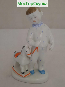 Купить Статуэтка Мальчик с лошадкой, высота 12 см — ЛФЗ