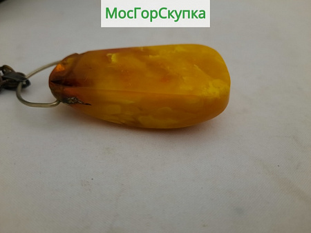 Кулон из янтаря — Вес 20,30 грамм
