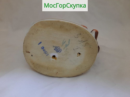 Статуэтка Мальчик с мишкой, высота 20 см — ЛФЗ