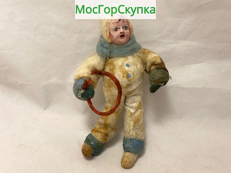 Ёлочная игрушка Девочка с обручем — вата, папье-маше