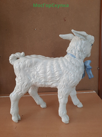 Статуэтка Козлёнок с бантиком - Дулёво