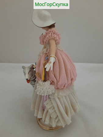  Дама с собакой статуэтка фарфоровая — Германия