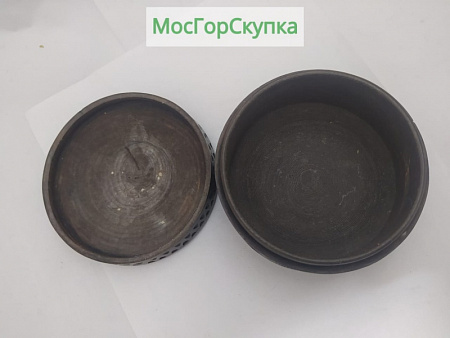 Шкатулка из дерева с резьбой