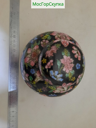 Чайница фарфоровая — Китай — Высота 12 см, ширина 11 см, диаметр 4,5 см