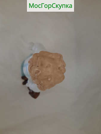 Статуэтка Мальчик с мишкой, высота 20 см — ЛФЗ