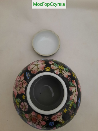 Чайница фарфоровая — Китай — Высота 12 см, ширина 11 см, диаметр 4,5 см