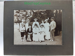 Купить Дворяне на отдыхе в Ялте